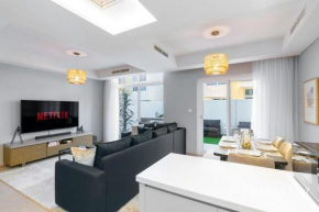 Luxurious Villa in Residential Community